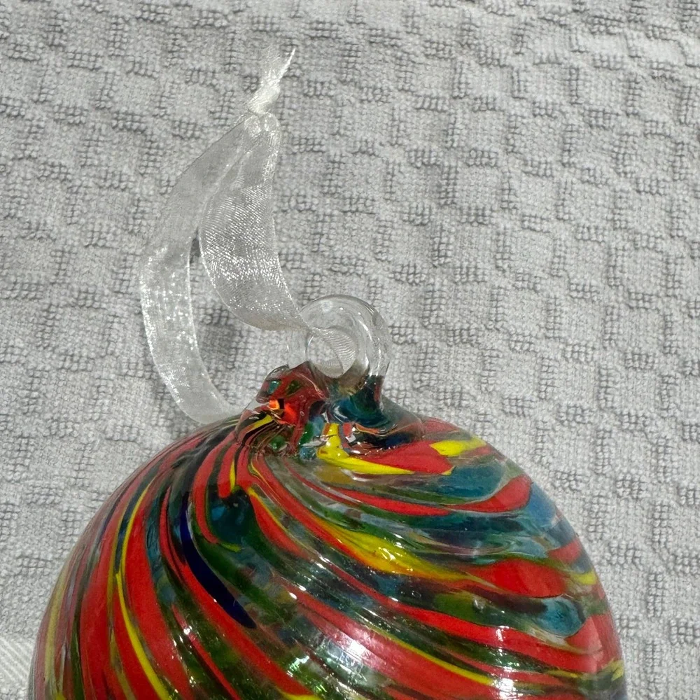 Hand Blown Art Glass Friendship Ball Christmas Ornament Multicolor Swirl EUC‎